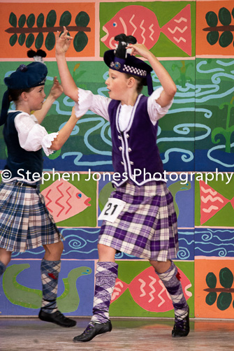 U48-342 Highland Xmas Dance