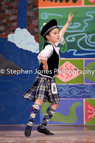 U48-351 Highland Xmas Dance