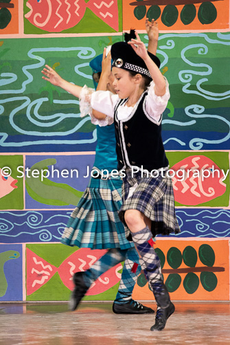 U48-358 Highland Xmas Dance