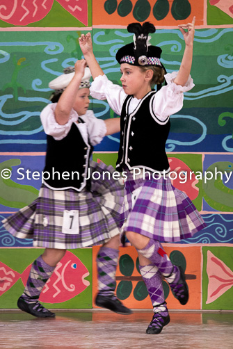 U48-363 Highland Xmas Dance