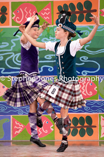 U48-368 Highland Xmas Dance