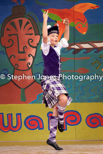 U48-373 Highland Xmas Dance