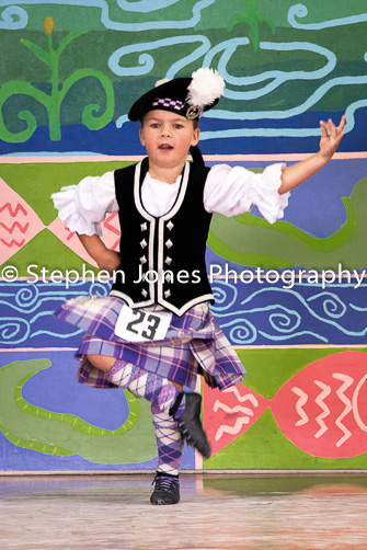 U48-417 Highland Xmas Dance