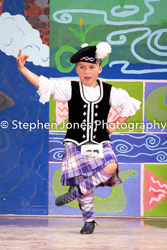 U48-419 Highland Xmas Dance