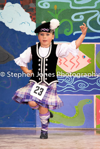 U48-423 Highland Xmas Dance