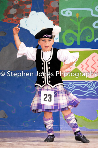 U48-424 Highland Xmas Dance