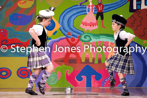 U48-433 Highland Xmas Dance