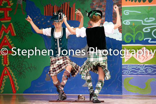 U48-438 Highland Xmas Dance