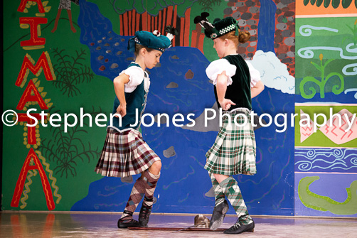 U48-439 Highland Xmas Dance