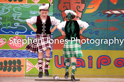 U48-440 Highland Xmas Dance