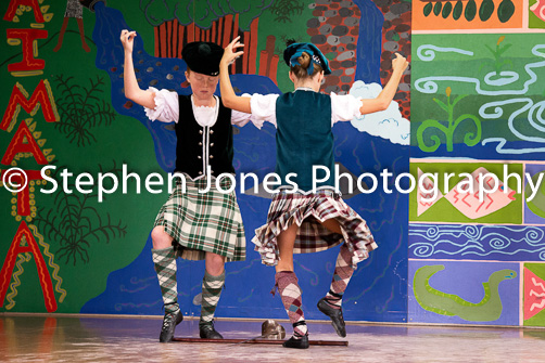 U48-444 Highland Xmas Dance