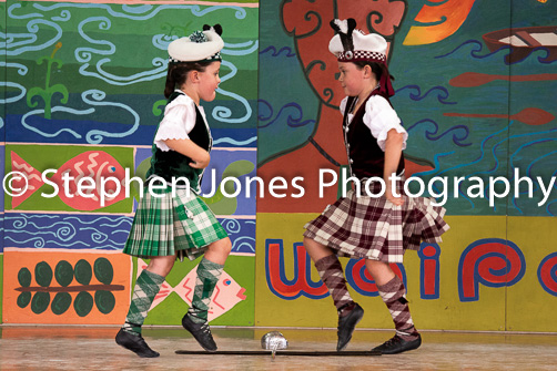 U48-447 Highland Xmas Dance