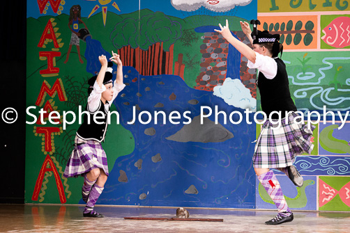 U48-453 Highland Xmas Dance