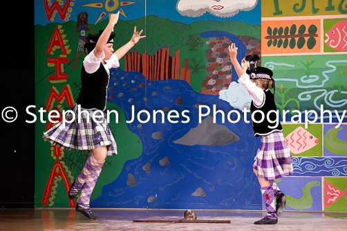 U48-460 Highland Xmas Dance