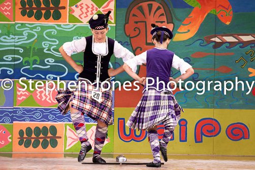 U48-463 Highland Xmas Dance