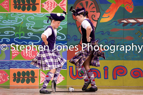 U48-475 Highland Xmas Dance