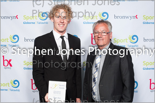 U43-379 Sports Awards Web
