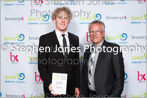 U43-380 Sports Awards Web