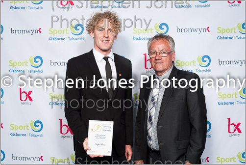 U43-381 Sports Awards Web