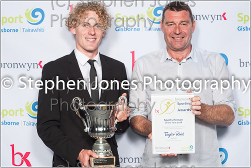 U43-406 Sports Awards Web