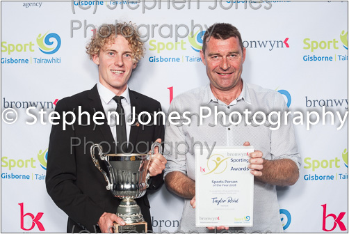 U43-408 Sports Awards Web