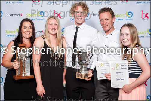 U43-430 Sports Awards Web